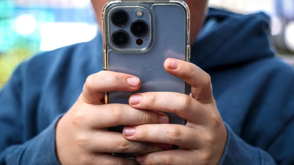 French President Macron Urges Quick Ban on Social Media Use for Children Under 15