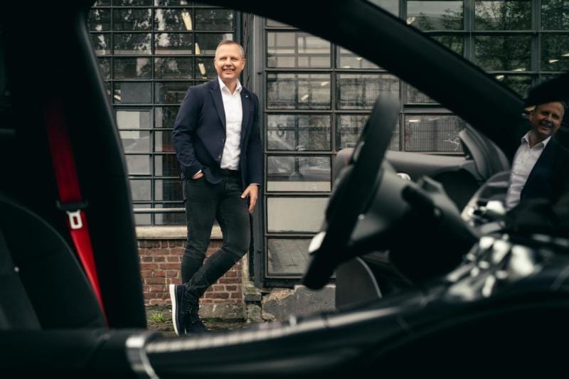 **Headline:** smart Europe to appoint Wolfgang Ufer as new CEO in 2026, Dirk Adelmann to lead Mercedes-Benz Switzerland
