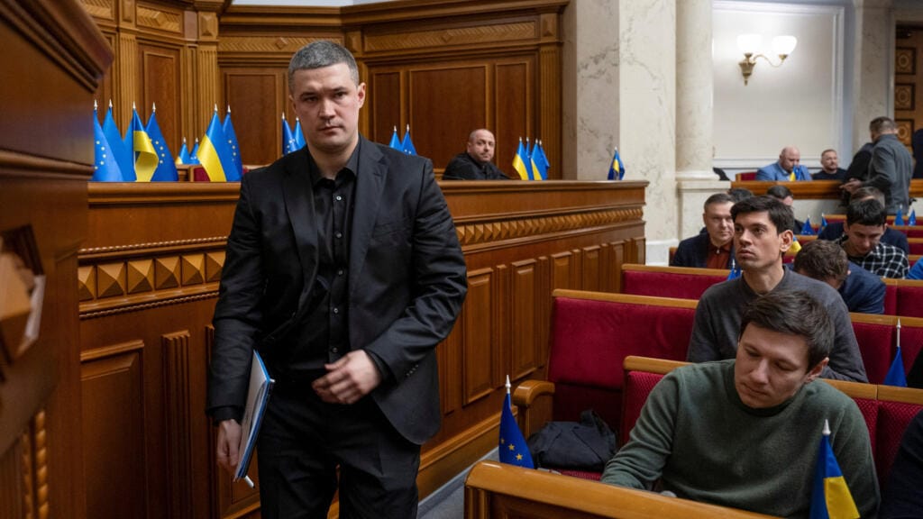 **Headline:** Ukraine Contacts SpaceX Over Reports of Russian Drones Using Starlink