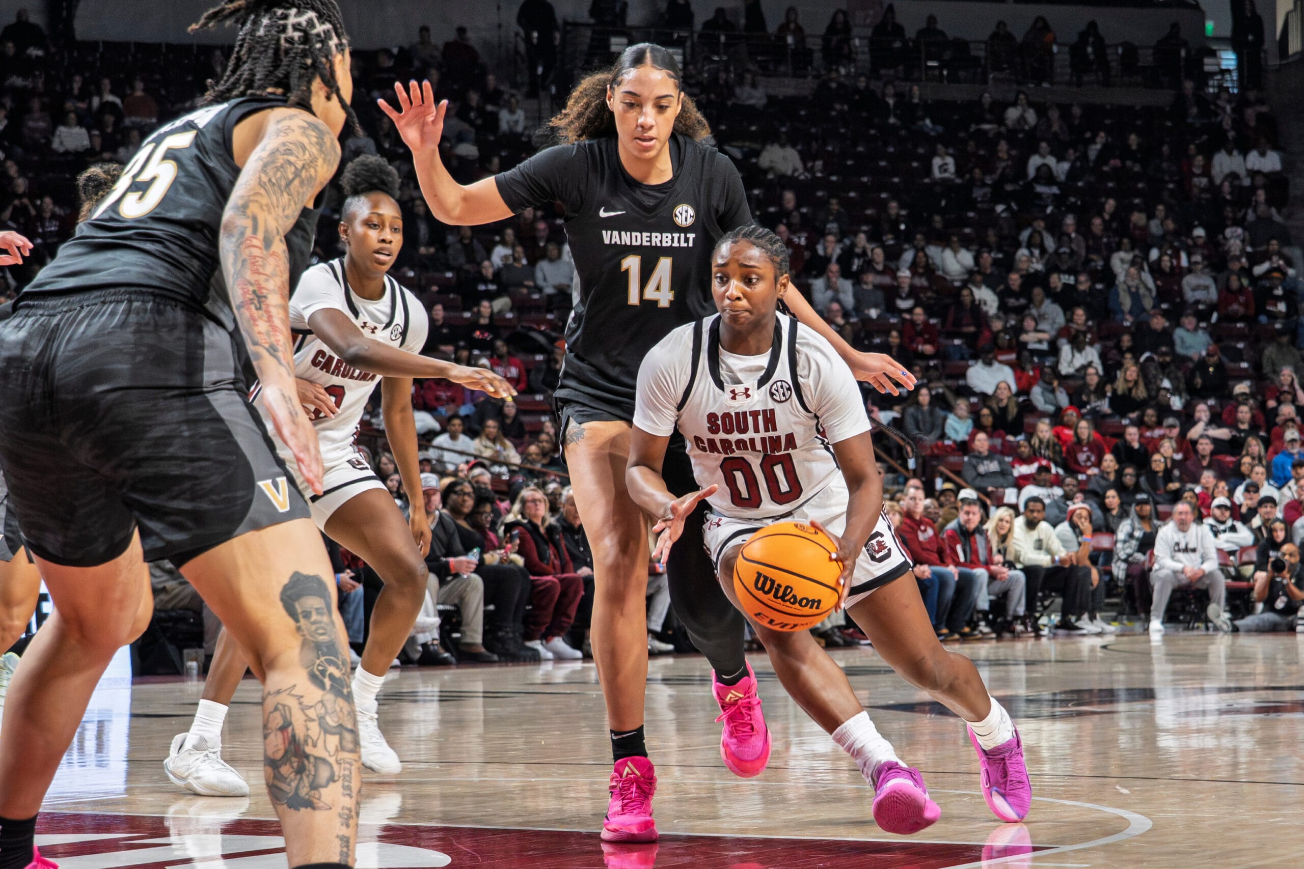 South Carolina Defeats Vanderbilt 103-74, Ending Their Unbeaten Streak