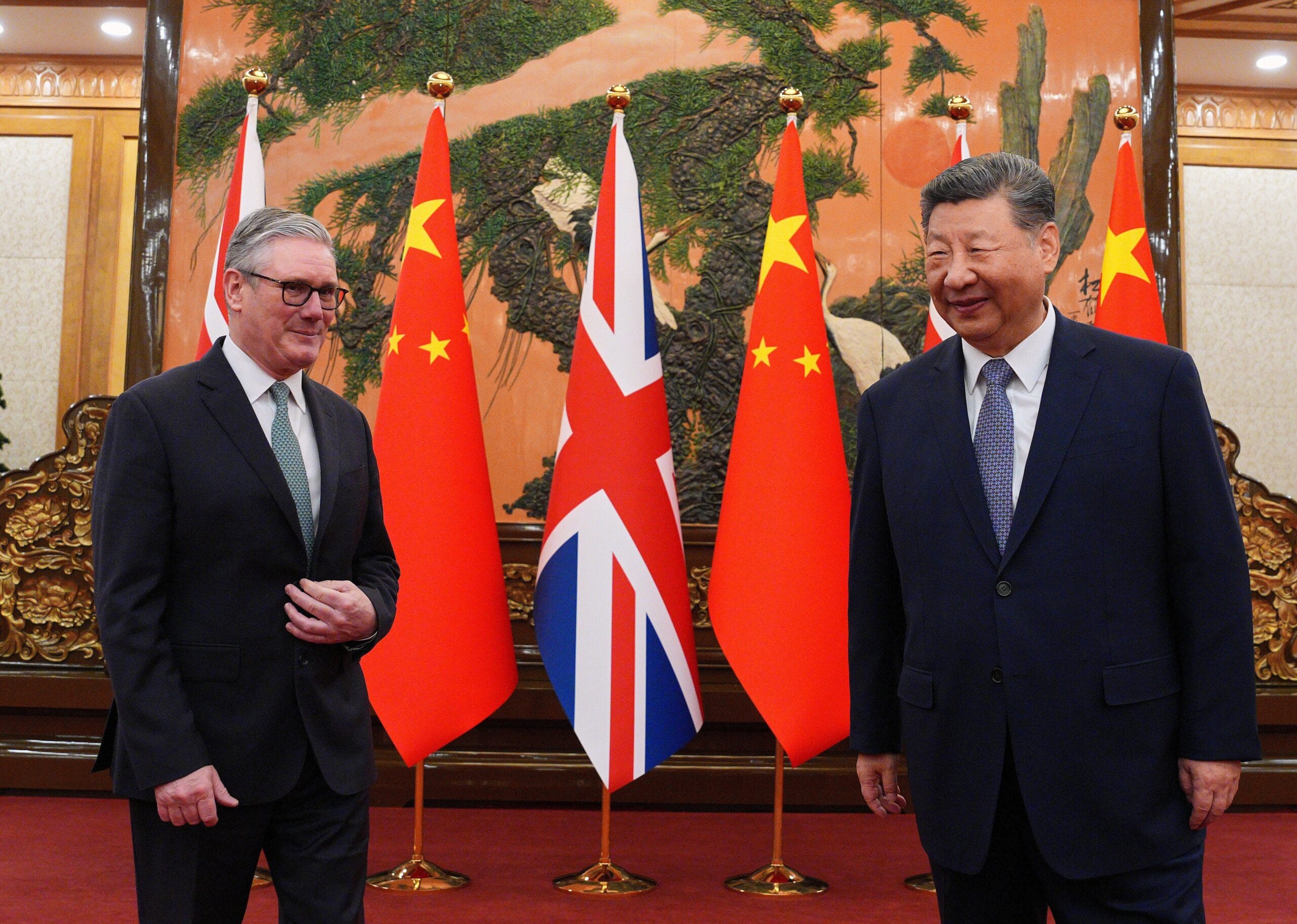 **Headline:** Donald Trump Criticizes Keir Starmer’s Efforts to Strengthen UK-China Relations