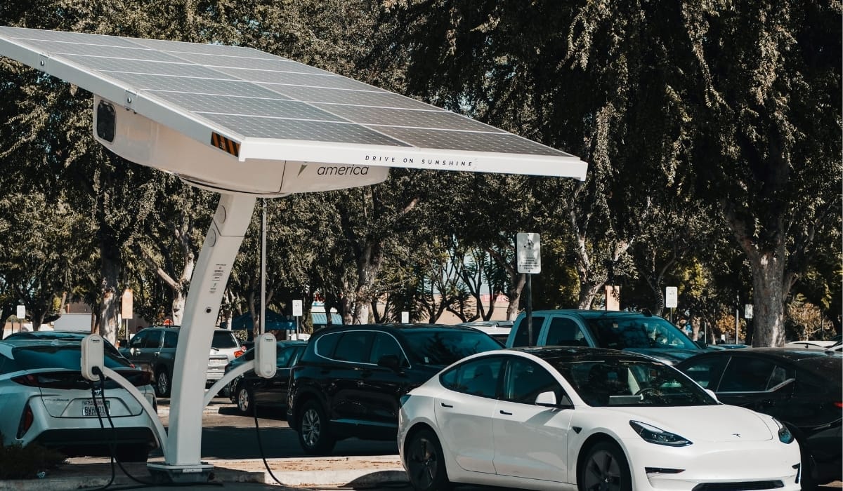 **Headline:** LG Energy Solution in Discussions to Provide Batteries for Tesla’s Optimus Robot