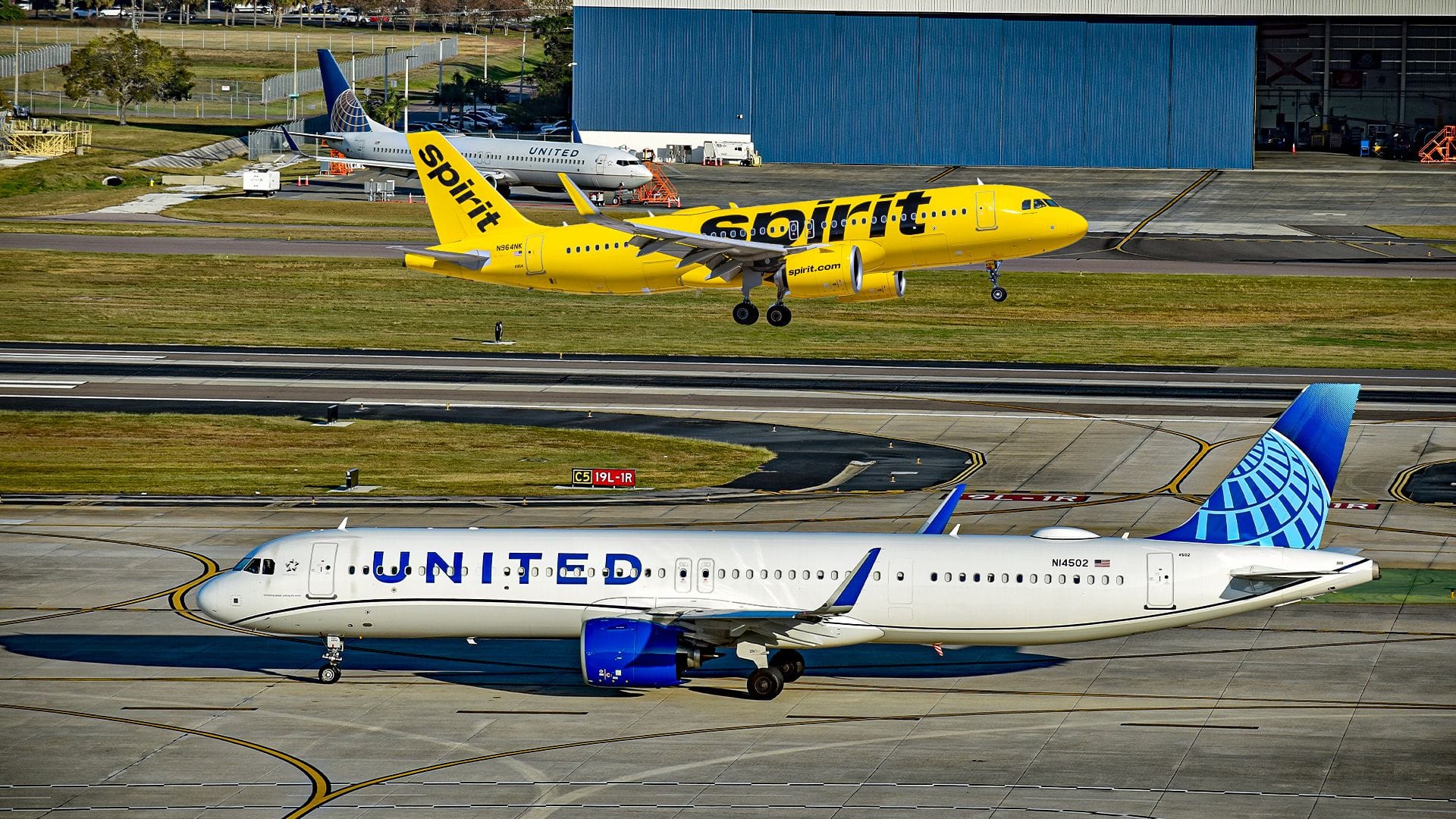 **Headline:** A321neo Offers Significantly More Cabin Space Than A320neo