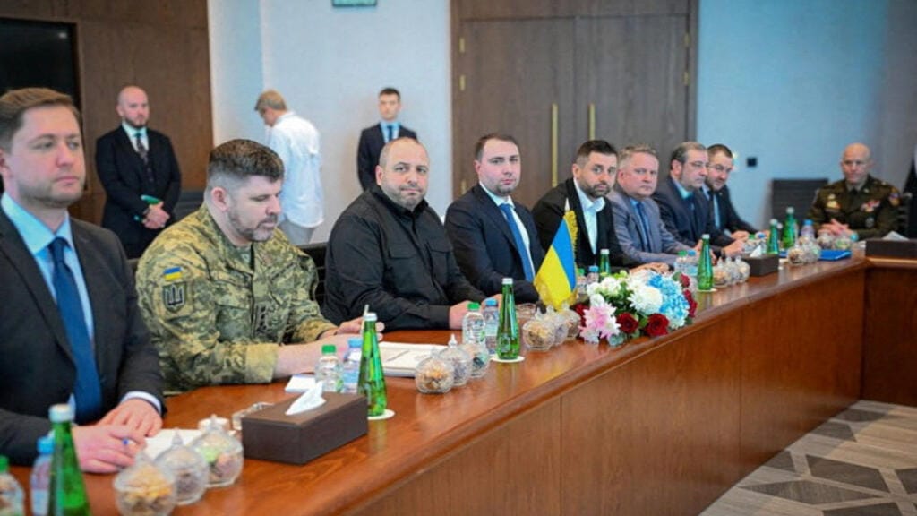 **Headline:** Ukraine and Russia Resume US-Facilitated Peace Talks in Abu Dhabi