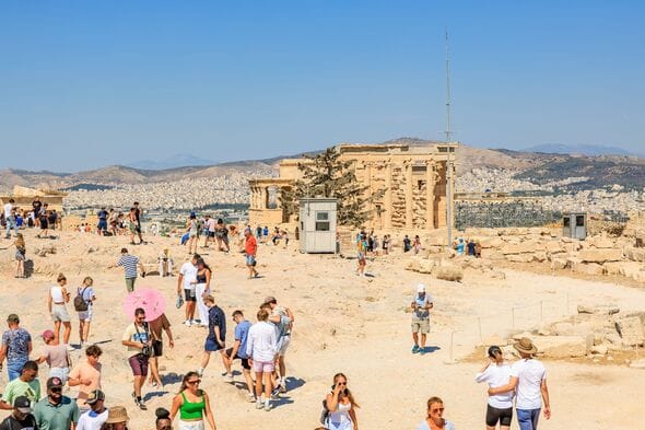 **Greece to Implement New Entry System for Tourists at Major Landmarks**