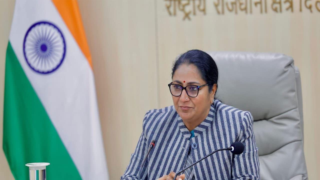 **Delhi CM Allocates ₹1,200 Crore Grant to Support DTC Employees and Pensioners**