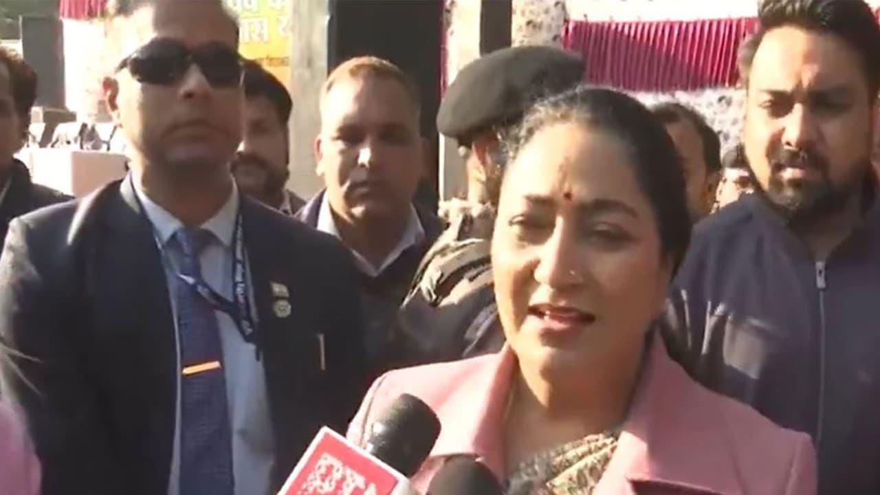 **Delhi to Lead India in Electric Bus Fleet, Announces CM Rekha Gupta**