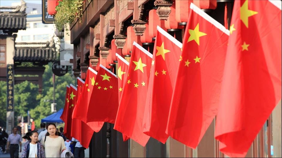 **Headline:** Western Audiences Embrace Chinese Approach to Financial Patience