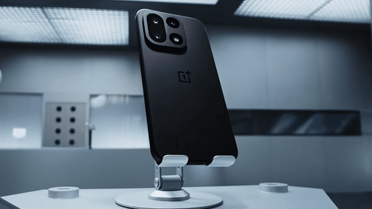 **OnePlus 16 Leak Indicates Enhanced Telephoto Camera**