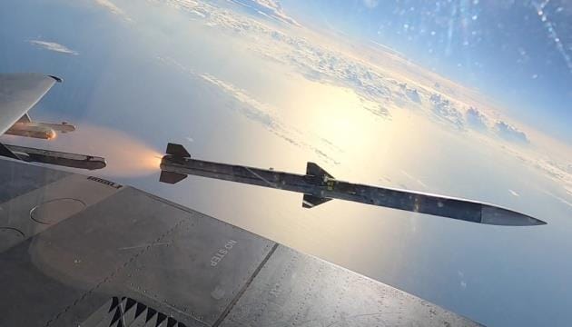 **Canada to Provide AIM Missiles to Ukraine for Cruise Missile Defense**