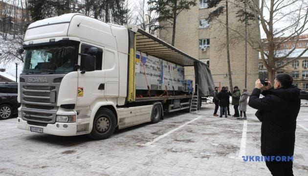 **Headline:** France Sends Initial Shipment of 30 Generators to Kyiv