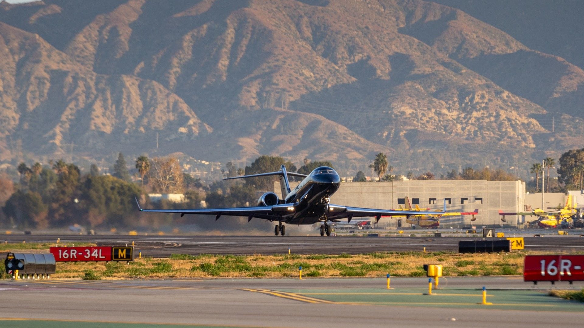 **Headline:** Canadian Transport Minister Declines to Intervene in U.S. Aircraft Certification Dispute