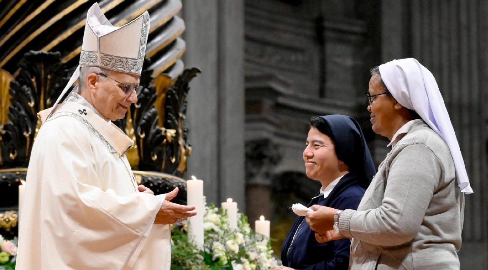 **Pope Highlights Two Movements of Love in Address to Religious on World Day of Consecrated Life**