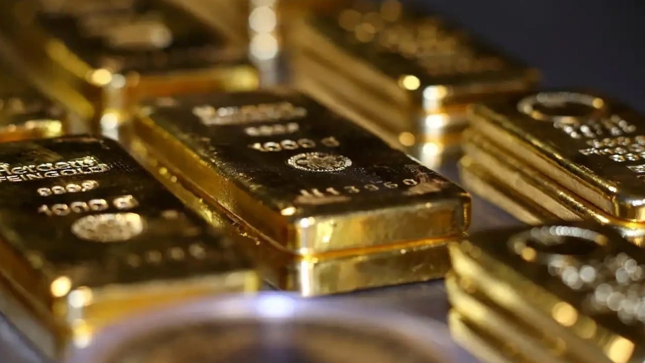 **Headline:** Gold Price in Pakistan Increases by Rs11,700 per Tola