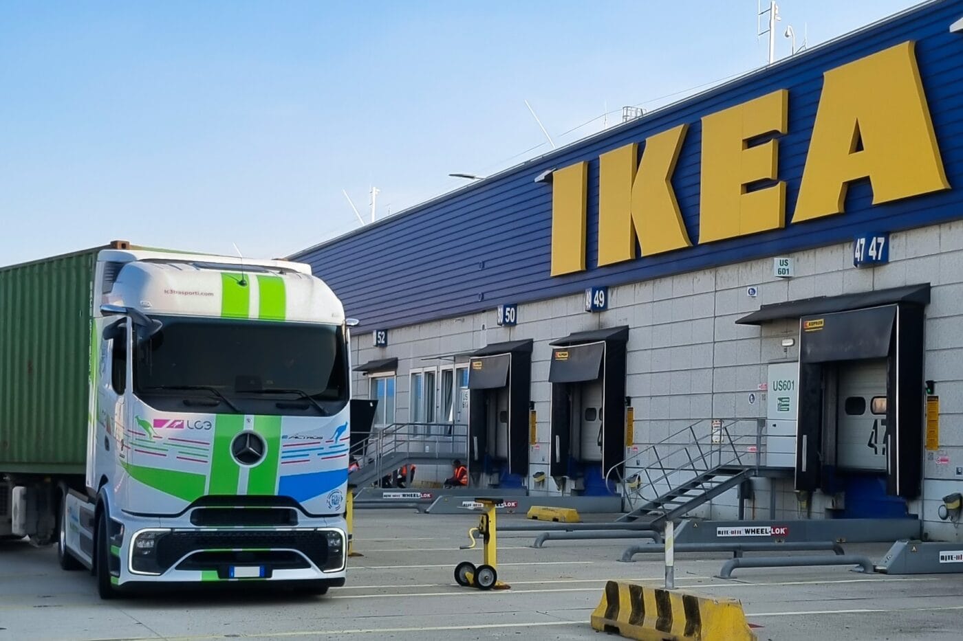 **IKEA and LC3 Trasporti to Deploy eActros 600 Electric Trucks in Italy**
