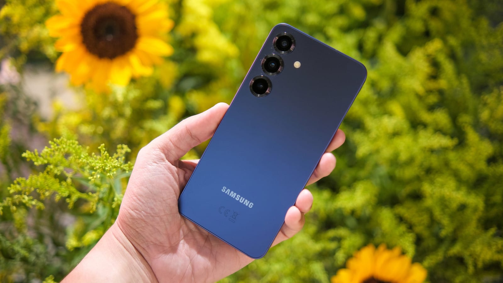 **Headline:** Four Smartphones That Outperform the Samsung Galaxy S25+ in Battery Life