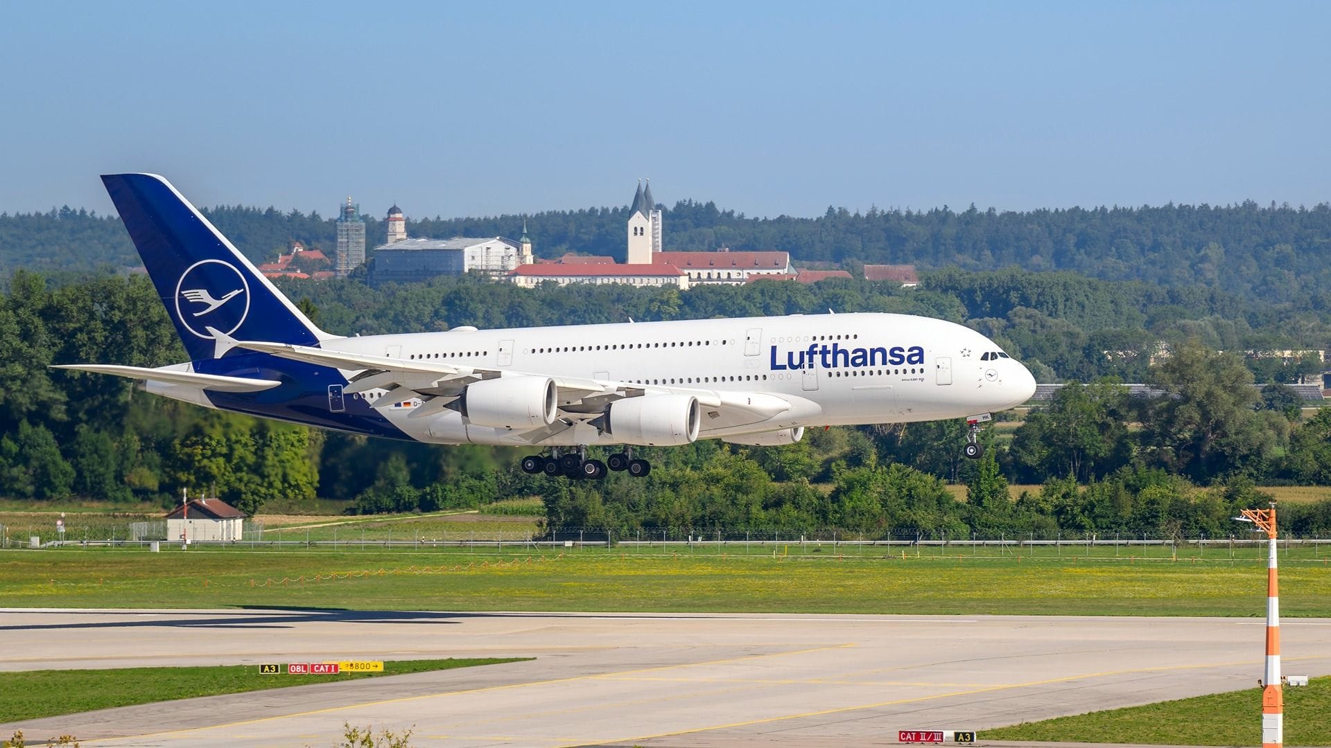 **Lufthansa to Introduce New Business Class Cabin on A380 Starting April**